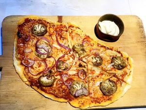 Suberb vegan pizza delicious  at Bordo Bina in Canakkale