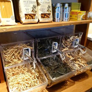 bring your own containers at Bottle Lounge 보틀팩토리 in Seoul