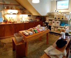 expanded zero waste / refills at Bottle Lounge 보틀팩토리 in Seoul