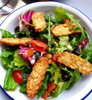 just enough for healthy snack at Bottle Lounge 보틀팩토리 in Seoul