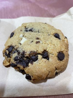   at Bottle Lounge 보틀팩토리 in Seoul