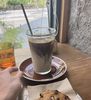 Coffee tastes burned   at Bottle Lounge 보틀팩토리 in Seoul