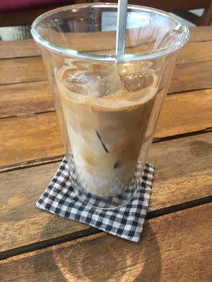 I had the iced soy latte at Bottle Lounge 보틀팩토리 in Seoul
