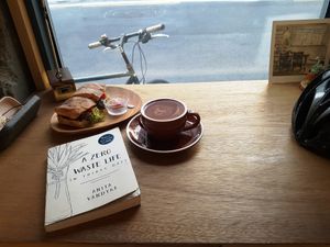 The tangy tempeh ciabatta sandwich: not large, but hugely delicious. Hot choco: extra rich and creamy with Oatley oat milk for a small w1,000 surcharge.
D&M reading material: free at Bottle Lounge 보틀팩토리 in Seoul