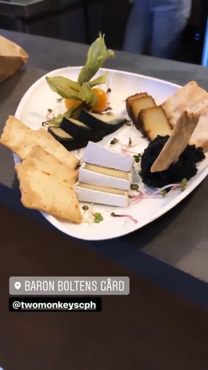 Vegan cheese and vegan caviar at Two Monkeys in Copenhagen