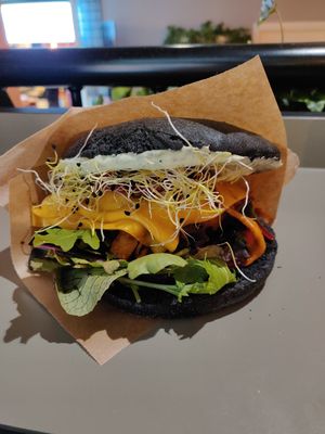 BBQ pulled sandwich + cheese at Two Monkeys in Copenhagen