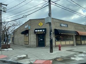 Outside of building at Mom's Diner in Syracuse
