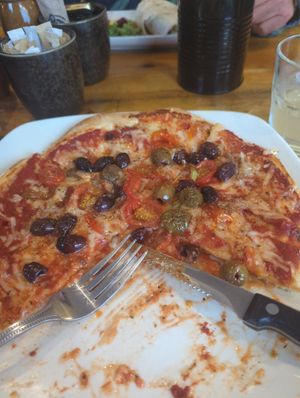 Vegan Italian pizza 🍕 at Cafe Ca'Dora in Tarbert