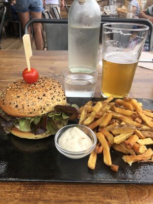 Titan burger at Psychédélice in Saint-julien-en-born