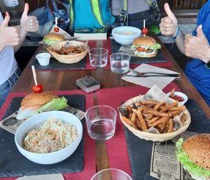 Leckere Burger-Menüs 👍 at Psychédélice in Saint-julien-en-born