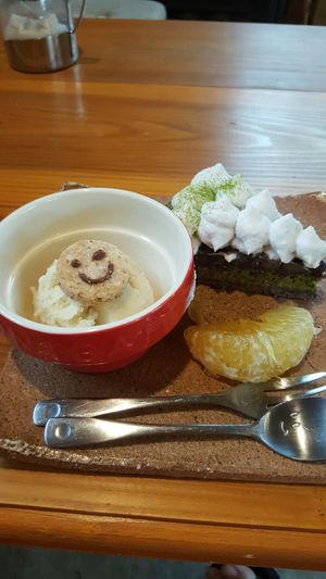 Housemade ice cream! at Be Happy! Chikyushoku in Nabari