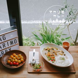 Our hospitality spice curry plate at Makarimo Curry in Kyoto