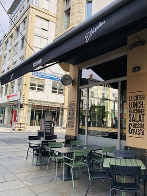 Von außen  at Elbsalon in Dresden