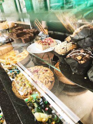 Gute Kuchenauswahl at Elbsalon in Dresden