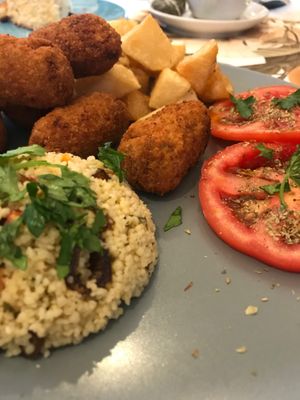 Vegan quinoa Kroketten 🥰 at Arte-Gaia in Gran Canaria