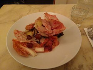 Dish with sunchokes at Baka d'busk in Copenhagen