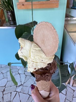 Gusti sacher e croccante alla vaniglia  at Puro & Bio - Piazzale di Porta Cerese in Mantova