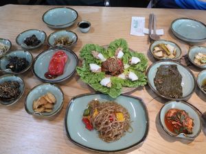 Buddhist food at Go Yo Han Ahchim Yi Sul - 고요한 아침이슬  in Daejeon