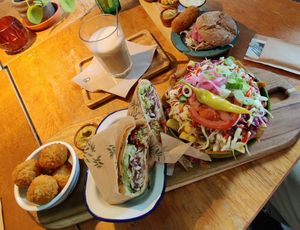 Bitterballen, falafel wrap, kapsalon and the so called 'twaalfuurtje' at Bistro Calypso in Eindhoven