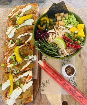 Pizza kebab en noodle bowl  at Bistro Calypso in Eindhoven