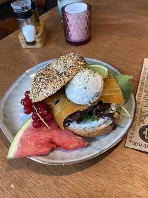 Smoked ‘salmon’ bagel: allright. The bagel was crispy and soft, but I mainly tasted bland cream cheese. The ‘salmon’ was too thin and had a soft consistency, so it was probably made of tapioca. at Bistro Calypso in Eindhoven