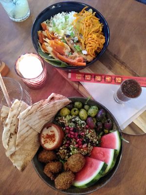 Falafel salad and September special, rice bowl at Bistro Calypso in Eindhoven
