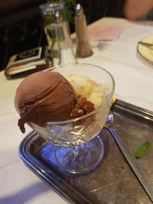 Vegan ice cream at Madonna in Ghent