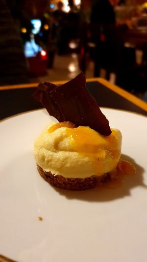 dessert (not included in 21€): pasnip, qumquat and hazelnut crumble at Madonna in Ghent