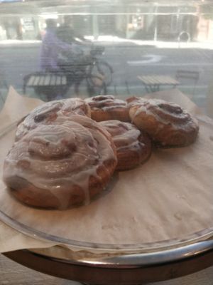Cinnamon Rolls at Vegan Picnic - Polk St in San Francisco