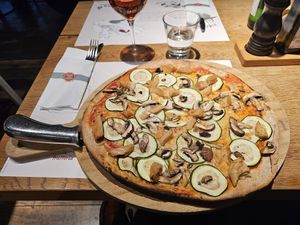 Pizza at Mama Trattoria in Cologne