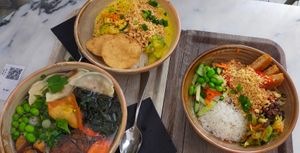 Liu's coconut curry, Crispy chicky bowl, Chinese herbal soup at Liu Lin in Brussels