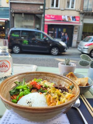 Crispy "Chicken" Bowl 😍 at Liu Lin in Brussels