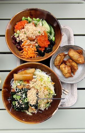 Salad and rice noodles + crispy wontons at Liu Lin in Brussels