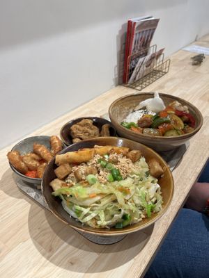 Prawn-like tempura, calamares, Lin’s noodle bowl, Kung bao wok  at Liu Lin in Brussels