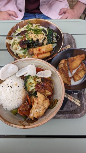 Kung Po bowl and Lalot noodles, with crispy wontons at Liu Lin in Brussels