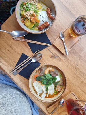 Vegan curry and ramen at Liu Lin in Brussels