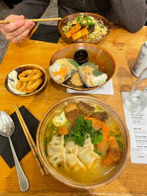 Heart warming soup, rice rolls, calamari and skewers at Liu Lin in Brussels