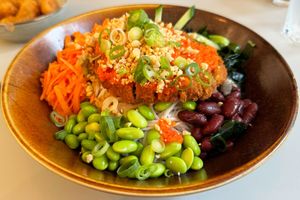Vegan poke bowl at Liu Lin in Brussels