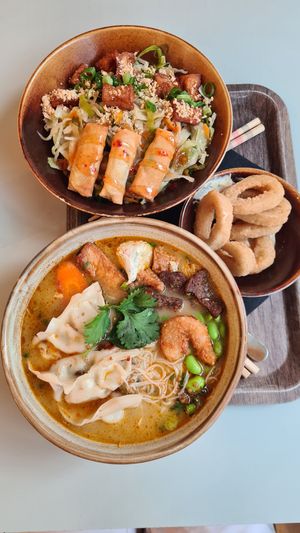 Rice noodles, noodle soup, calamares at Liu Lin in Brussels