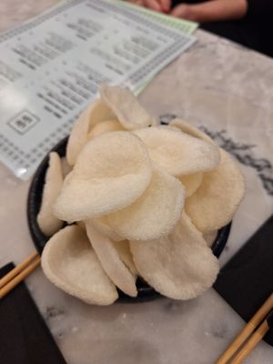 Vegan prawn crackers at Liu Lin in Brussels