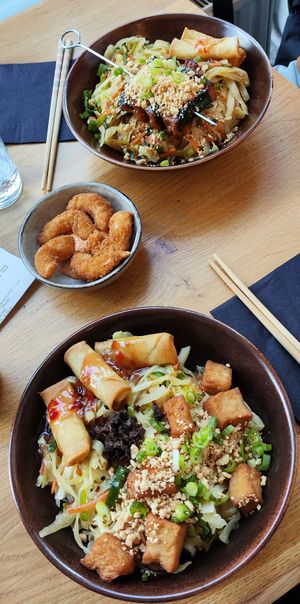 Prawn-like tempura, lin's noodle bowl & lalot skewer at Liu Lin in Brussels