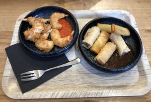 Fake shrimps and spring rolls at Liu Lin in Brussels