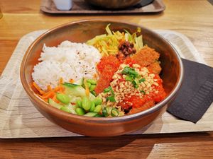 Crispy Chicky Bowl at Liu Lin in Brussels