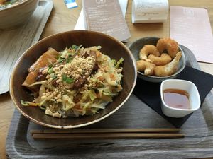 Tempura shrimps + Lin’s rice noodle bowl at Liu Lin in Brussels