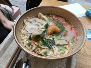 Lemongrass rice noodles soup at Liu Lin in Brussels