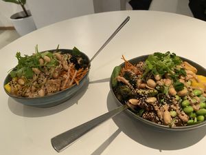 Teriyaky bowl at Rå Bowls & Juices in Groningen