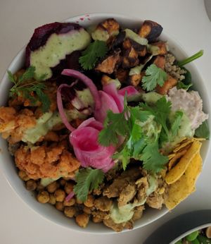 Creamy California at Rå Bowls & Juices in Groningen