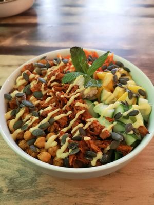 Roasty Rio Bowl at Rå Bowls & Juices in Groningen