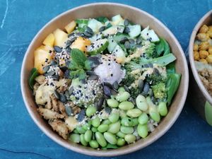 Roasty Rio bowl at Rå Bowls & Juices in Groningen