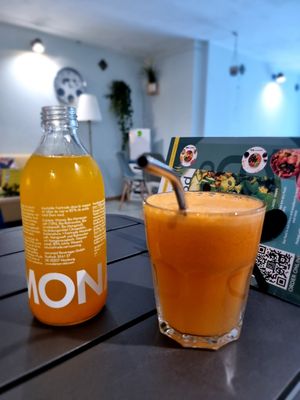Juice and lemonade at Rå Bowls & Juices in Groningen